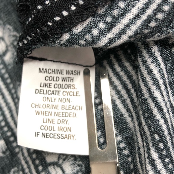 Falls Creek Sleeveless Blouse Black & White Plus Size 3X - Picture 10 of 11